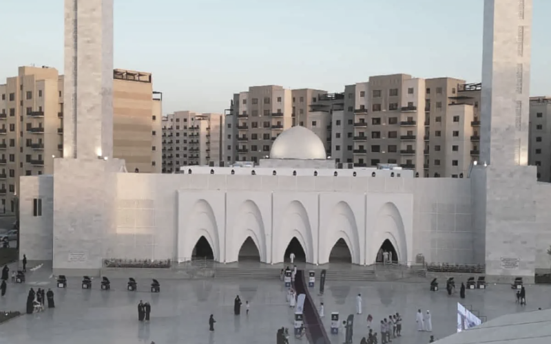 Saudi-Arabische Geschäftsfrau widmet ihrem Mann eine Moschee aus dem 3D-Drucker