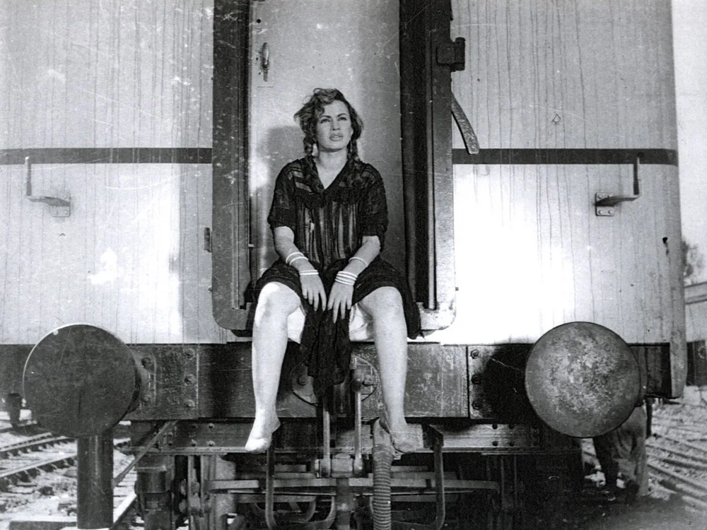 Still aus "Tatort Hauptbahnhof"
(باب الحديد) von 1958 