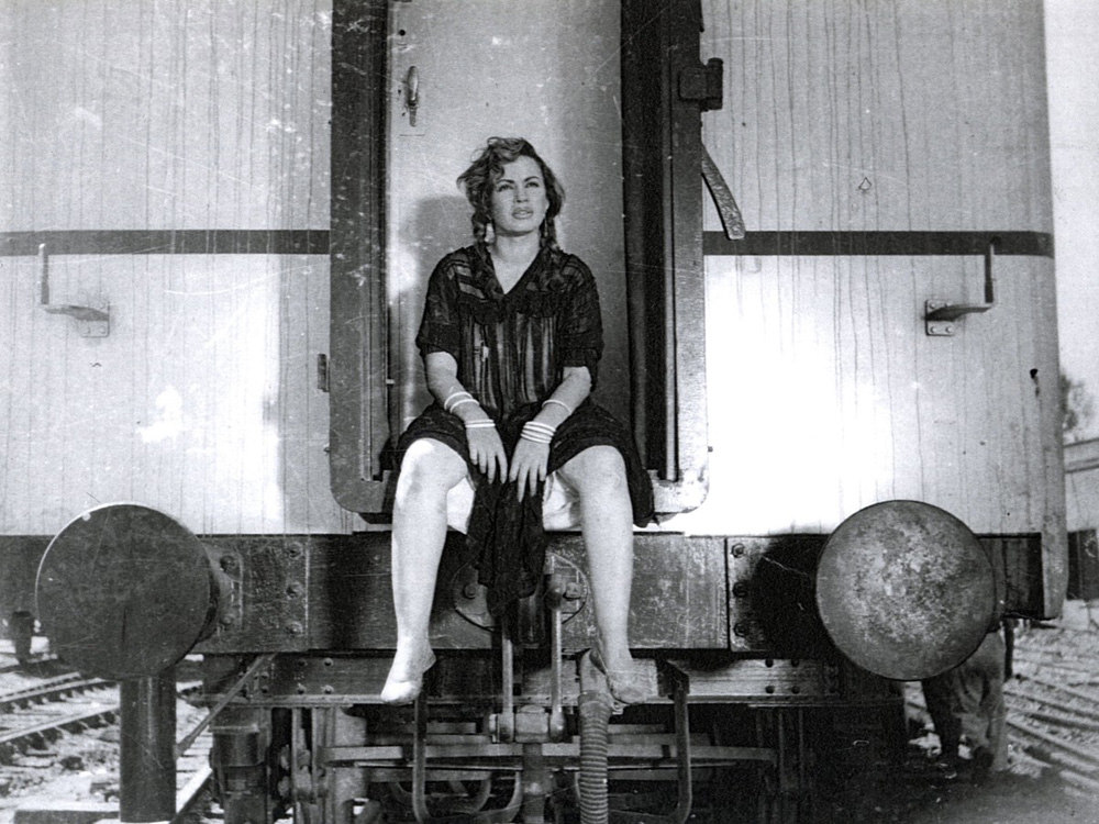 Still aus "Tatort Hauptbahnhof"
(باب الحديد) von 1958 